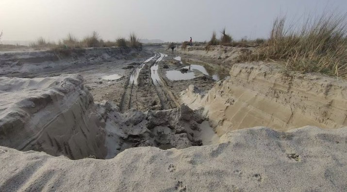 Illegal mining:  Samba Administration imposes Rs 20 lakh penalty 